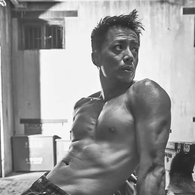 《误杀3》狂虐段奕宏，虎扑年度叔圈冠军，他就是性张力代名词