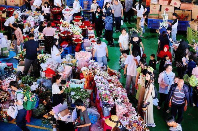 醇厚云茶、芬芳云花…云南“土特产”叫得响卖得好