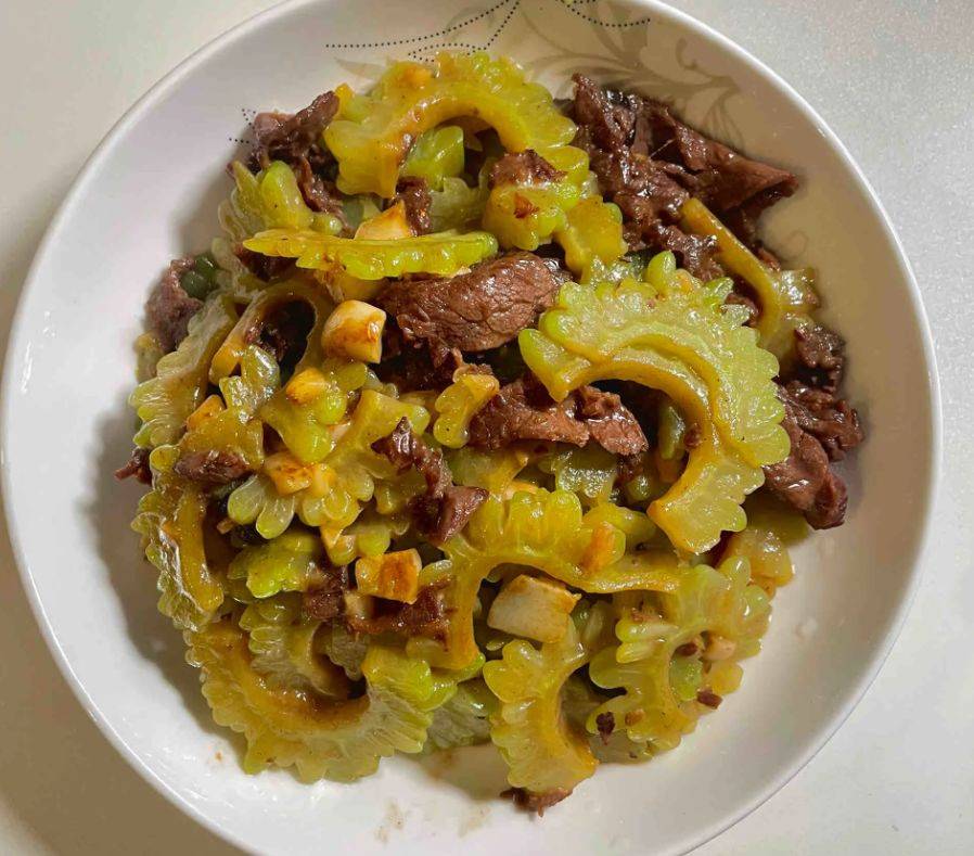 夏日解腻神器！苦瓜炒肉片清爽不腻