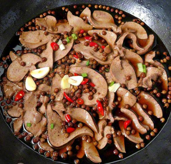 湖南麻椒炒猪肝：麻辣鲜香的下饭神器