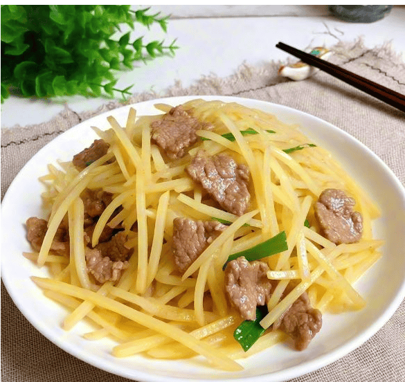 土豆丝炒肉：脆爽的家常美味下饭神器
