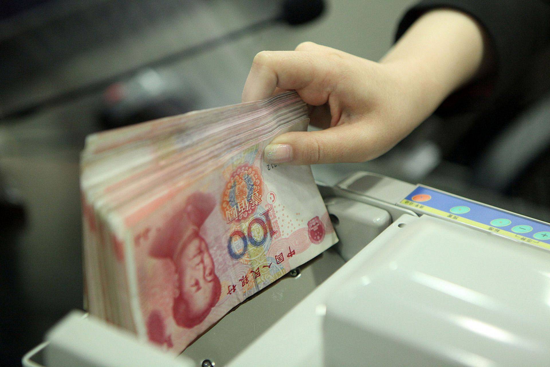 人民币又扩圈，重要邻国送上厚礼，总统说了一句掏心窝子的话